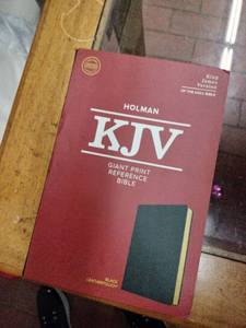 lot 63265 image: Holman KJV Giant Print Reference Bible