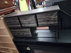 lot 63275 image: Modern 5-Drawer Dresser TV Stand (Missing one Drawer)