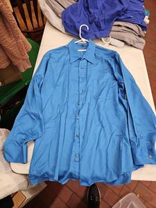 lot 63364 image: Geoffrey Beene Light Blue Button Up- XL
