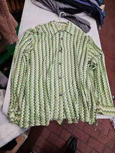 lot 63381 image: Prestige XXL green and white textured shirt - XXL