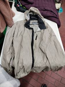 lot 63428 image: Columbia Sportswear Company beige jacket - XXL