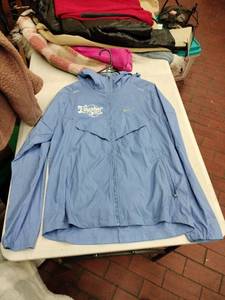 lot 63435 image: Nike Mens Chicago Marathon 2023 Windrunner Repel Jacket - s