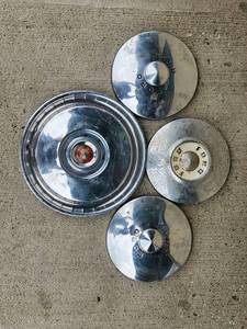 lot 96 image: Vintage Ford And More Hubcaps Lot