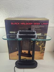 lot 100 image: Currentz Black Halogen Desk Lamp 100W 15.5 inch Model 56LP