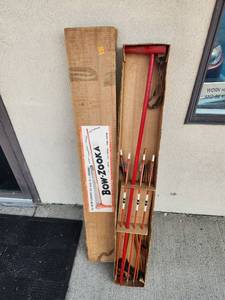 lot 109 image: Bow-Zooka Archery Set with Arrows and Target Practice Equipment 1950s