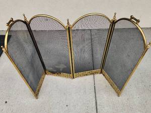 lot 119 image: Vintage Brass Folding Fireplace Screen Hollywood Regency