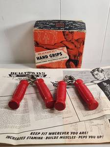 lot 128 image: Healthways Hand Grips Set of 4 Red Exercise Equipment Vintage New In Box