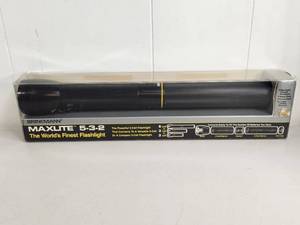 lot 151 image: Brinkmann Maxlite 5-3-2 Convertible Flashlight
