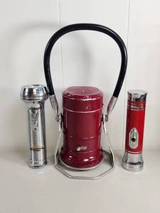 lot 153 image: Elenco Electric 3-Piece Lantern and Flashlight Set Red