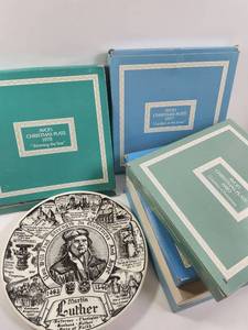 lot 218 image: Avon Christmas Plate Collection 1977 1978 1980 Martin Luther