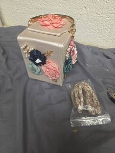 lot 513 image: Gold Hardware Floral Purse - Retail $0
