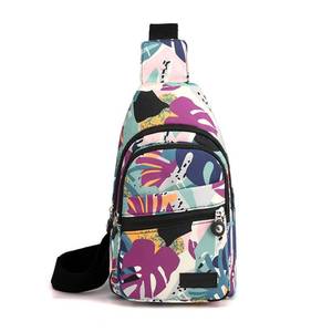 lot 596 image: Hiflyer Sling Bags Crossbody Bags for Women Trendy, Fanny Packs for Women Cross Body, Sling Bag Crossbody Purse (Jungle block) - Retail $10