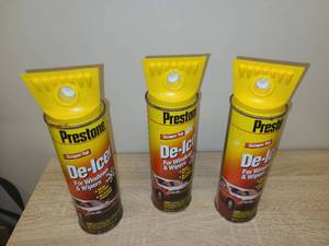lot 6 image: Prestone De-Icer For Windows & Wipers Scraper Top 11 oz 3-Pack