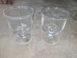 lot 27 image: 2 Clear Glass Pedestal Candle Holders