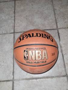lot 53 image: Spalding Basketball
