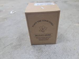 lot 73 image: Enjoy The Good Times Delicate Aroma Scented Candles Natural Mineral Wax