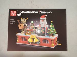 lot 135 image: Mould King Creative Idea Merry Christmas Building Set 10162 1045 Pieces