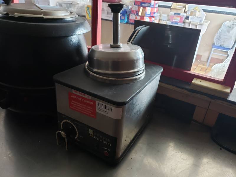 lot 3003 image: Server FSPW-SS topping dispenser