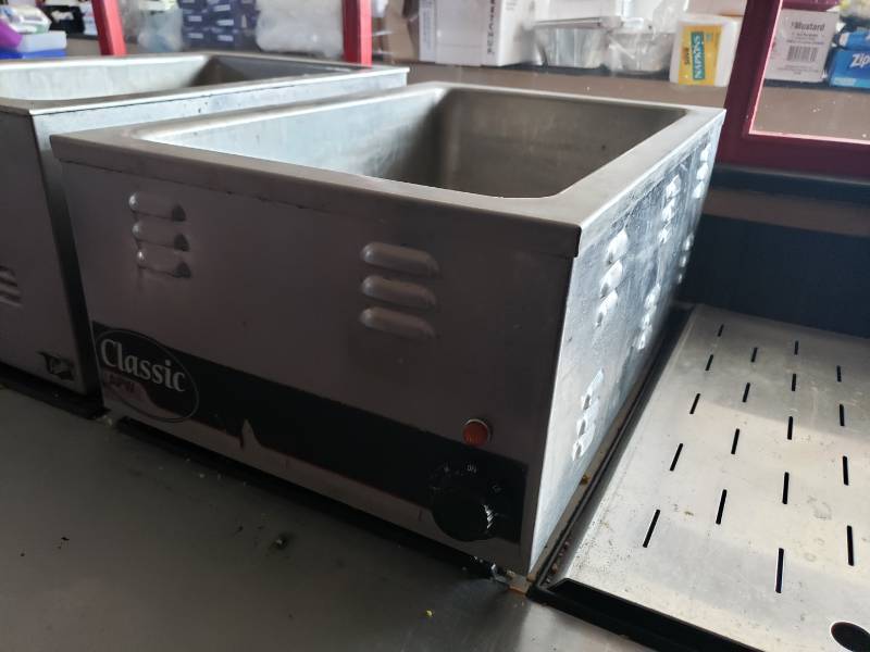 lot 3008 image: APW Wyott countertop food warmer