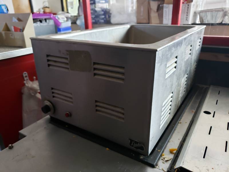 lot 3009 image: Countertop food warmer
