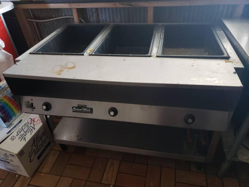 lot 3010 image: Serve well 3 bay steam table