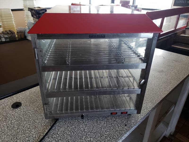 lot 3022 image: Fusion countertop hot food displaywarmer