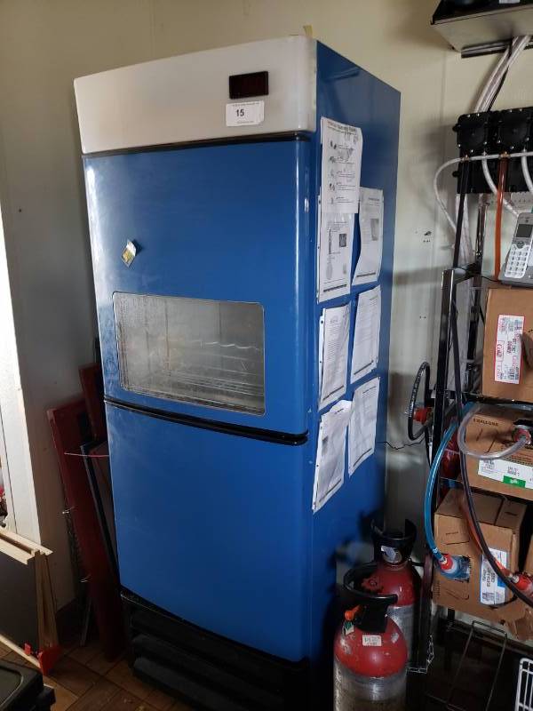 lot 3027 image: Hussman refrigerator with see through window