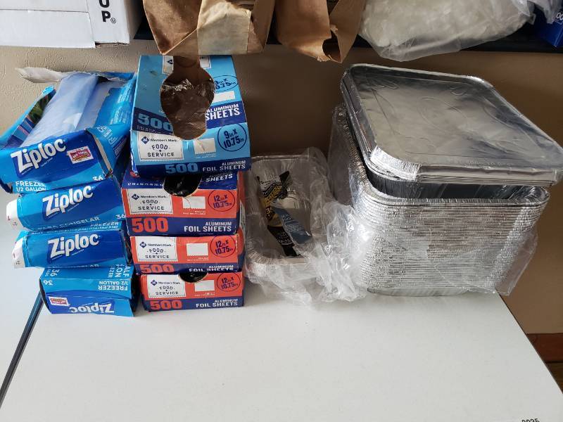 lot 3104 image: Lot of storage items, foil, pans, ziplock bags, etc