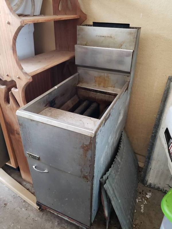 lot 3067 image: Pitco Deep Fryer