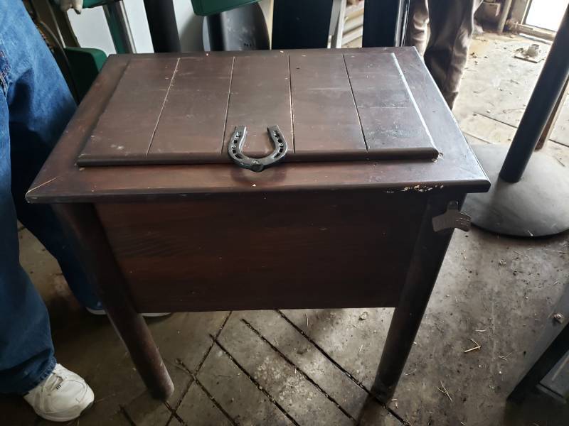 lot 3068 image: Cool Vintage looking cold storage portable cooler wood outside, aluminum inside