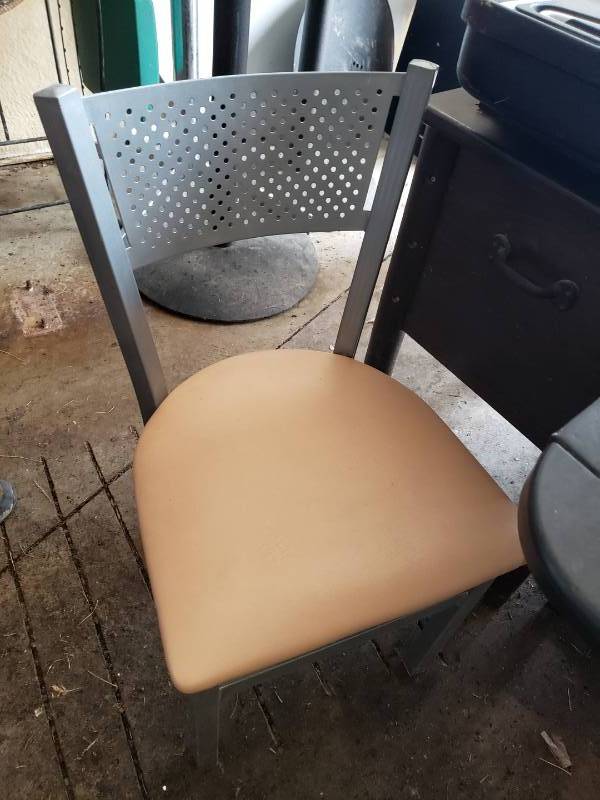 lot 3072 image: (8) tan and (4) blue chairs