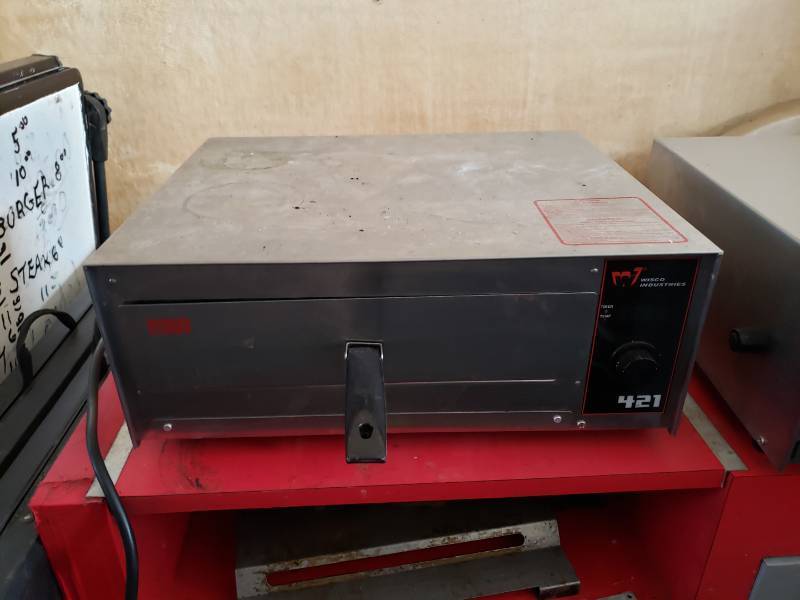 lot 3076 image: Single Pizza Oven