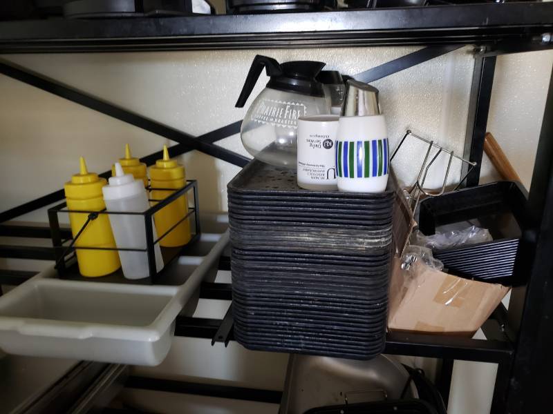 lot 3108 image: Lot of kitchen supplies