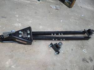 lot 15 image: Toumarkt Adjustable Towing Hitch Receiver Assembly