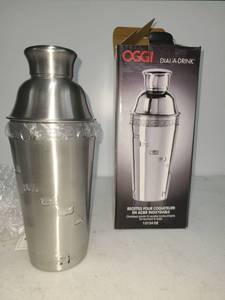 lot 44 image: Oggi Dial-A-Drink Cocktail Shaker 34 oz