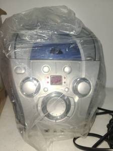 lot 48 image: GPX Karaoke Party Machine CDCD-G Player with 2-Digit LED Display