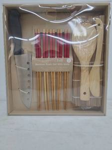 lot 112 image: Summit Hill Bamboo Sushi Set With Knife 10 Piece