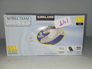lot 149 image: Kirkland Signature Nitrile Exam Gloves 200 Count Large Latex-free