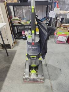 lot 20 image: Hoover Dual PowerMax Carpet Washer