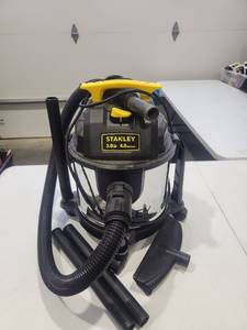 lot 28 image: Stanley 3.0 HP 4.0 Gallon Wet Dry Shop Vacuum