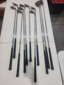 lot 30 image: Golf Iron Set 13 Clubs Callaway Steel Shafts 3 iron to Pw