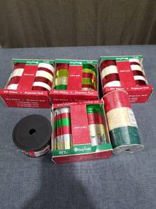 lot 1109 image: Merry Brite Gift Ribbon Dispenser Pack Lot 5 Sets Holiday