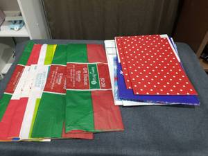 lot 1110 image: LOT OF TISSUE PAPER AND GIFT BOXES