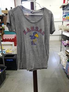 lot 1167 image: Charlie Hustle Kansas Jayhawks T-Shirt Gray Size XL