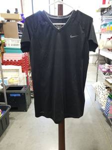 lot 1168 image: Nike Pro Combat Dri-Fit V-Neck T-Shirt XL Black