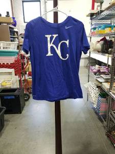 lot 1169 image: Nike The Nike Tee Kansas City Royals KC Athletic Cut DRI-FIT Large