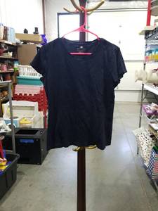 lot 1172 image: Banana Republic Womens T-Shirt Size XL Navy Blue