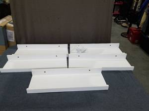 lot 1217 image: LOT OF 5 WHITE SHELVES WITH HARDWARE