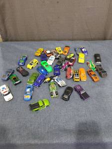 lot 1247 image: Lot of Die-Cast Toy Cars Hot Wheels and Similar Brands Mixed Models
