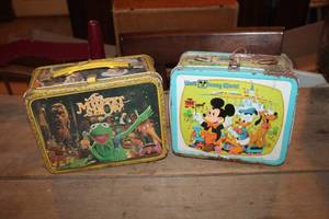 lot 2523 image: Vintage Metal Lunchboxes